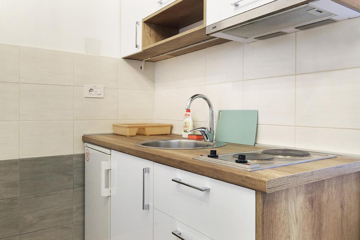 Ikar Apartments Belgrád Szoba fotó